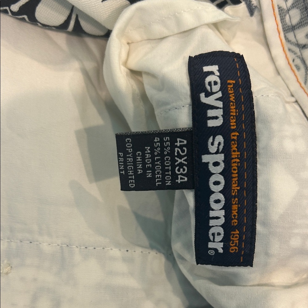 Patterned Gray And White Pants - image 3